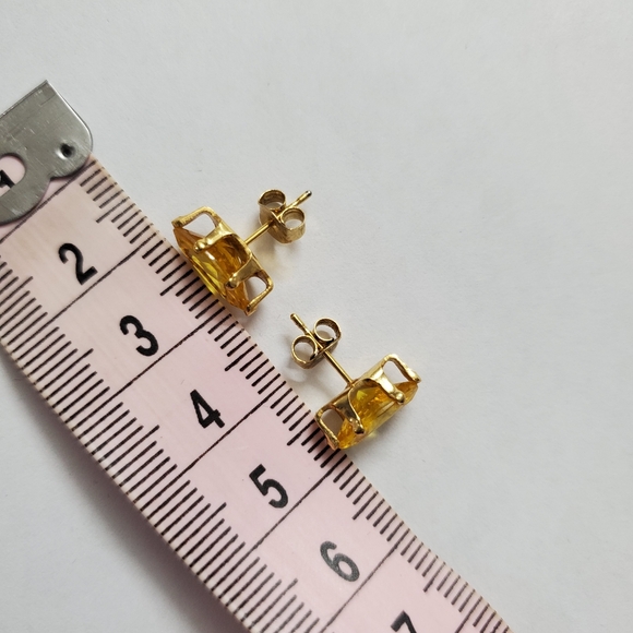 Gold Citrine Earrings - Picture 2 of 3